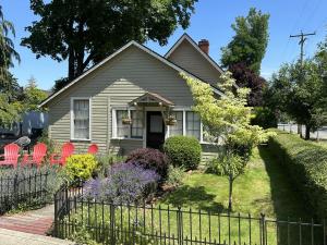 Bright Spacious Cottage in the Heart of Jacksonville