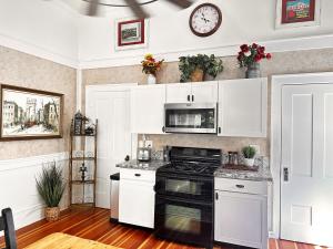 Bright Spacious Cottage in the Heart of Jacksonville