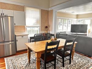 Bright Spacious Cottage in the Heart of Jacksonville