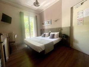 Hotels Le Strasbourg Hotel : Chambre Double ou Lits Jumeaux