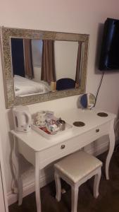 Bed And Blueberry Two Bed Suite for 2,3, 4 people OWN FACILITIES