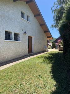 Maisons de vacances Saint-Jorioz Maison , vue montagnes, jardin clos , 8pers : Maison 4 Chambres