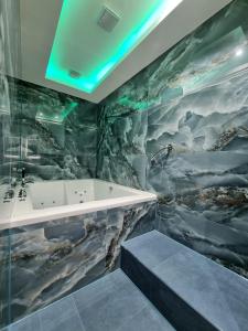 NOX Kensington Gardens