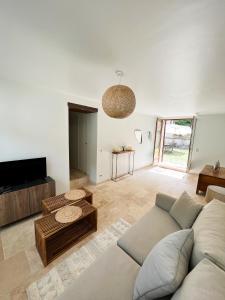 LOrée des Vignes - Maison Cosy avec Jardin Clos