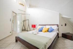 [Loft Eugenio] - *Large and bright apartment*