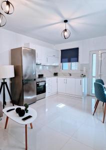 Stelios House w Courtyard