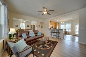 Hill Country Casita with Patio 13 Mi to Dtwn Boerne