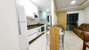 302- Lindo apartamento 2 dormitórios em Bombas