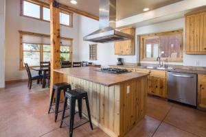 Coyote Run #2 - Stunning Views