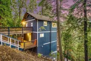 Tree-Lined Lake Arrowhead Cabin about 1 Mi to Village! - Crest Park