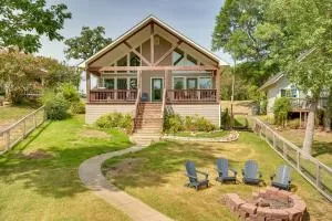 Fish and Kayak Tranquil Cedar Creek Home! - Trinidad
