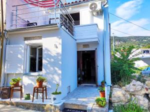 Apartments with parking space Baska, Krk - 21613
