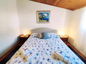 Apartments with parking space Baska, Krk - 21613