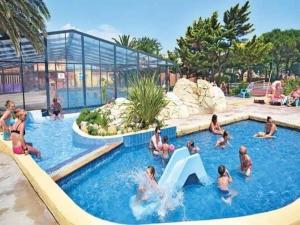 Maisons de vacances Charming relaxation area, swimming pool and games, fun for young and old : photos des chambres