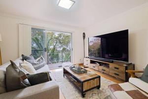 Treetop coastal getaway in Avalon Beach
