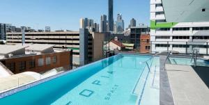 Heart of the Valley Chic High Level 2BR Apartment