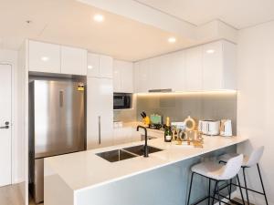 Valley Centre Stylish Boutique 2B Apt w Pool