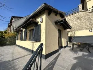 Modern house with fantastic view - 勒韦西内