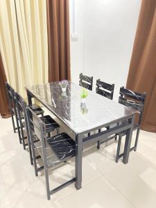 Homestay Azirah-musleem preferred