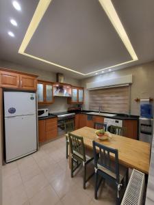 Hanan Residence 01 - 3BR, Der Ghbar 165m2