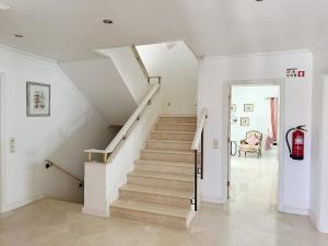 Yo-House