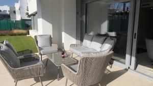 NEW SPACIOUS 4 BEDROOMS APARTMENT IN ESTEPONA 10 min walk to the BEACH