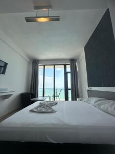 Seaside Inn & Suites