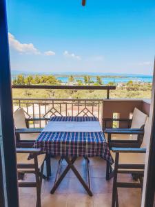 Two-Bedroom Apartment with Sea View room in Aroma Studios and Apartments