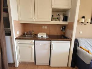 Appartements T2 avec piscine, parking prive a 200m des plages et commerces - FR-1-316-237 : photos des chambres