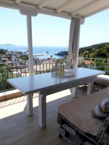 DIMAKI'S house - Patitiri