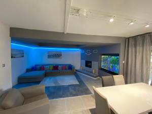 Villas Charme rustique- piscine privee et jardin : photos des chambres