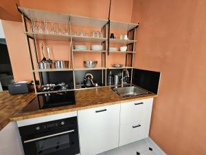 Blue Note Home, Port Vieux, Parking, Crew, Couple