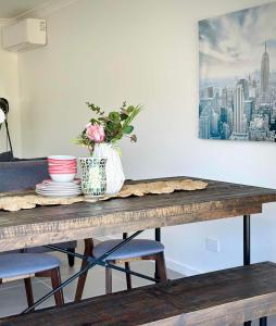 Adorable Modern 4 Br House WiFi & Parking