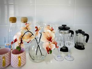 Adorable Modern 4 Br House WiFi & Parking