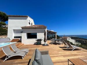 Villa 4 Etoiles vue sur les Iles dOr Carqueiranne Sea and Mountain Pleasure Villa vue mer 180