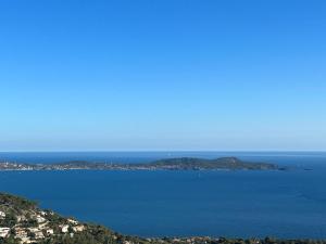 Villa 4 Etoiles vue sur les Iles dOr Carqueiranne Sea and Mountain Pleasure Villa vue mer 180