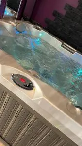 Douceur d’une nuit (studio avec jaccuzi privatif) - Vitrolles