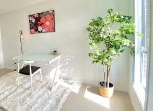 Edmondson Modern 4 Br House Quiet & Convenient