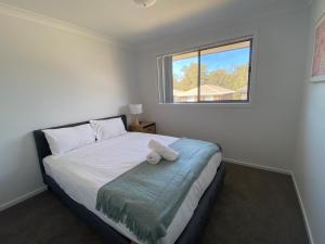 Edmondson Modern 4 Br House Quiet & Convenient