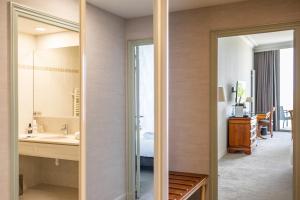 Hotels Le Relais Saint Michel : Chambre Double ou Lits Jumeaux avec Terrasse