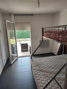 Appartements Logement entierement meuble : photos des chambres