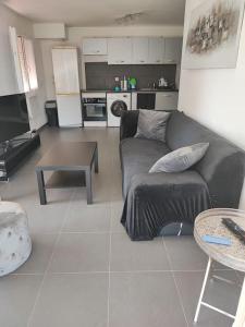 Appartements Logement entierement meuble : photos des chambres