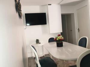 Appartements L'art et Deco RerC-n104-A6-A10 : photos des chambres