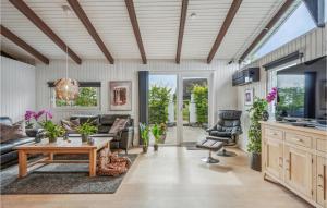 Three-Bedroom Holiday Home In Otterup