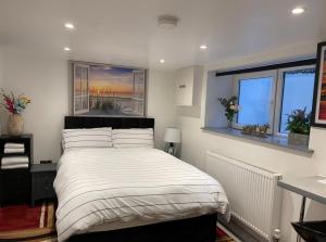 Lux Double Bed Studio by town & beach