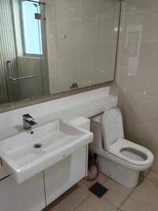 703 KLCC 5 minutes to Alor Street Ceylon Pavilion 3 Room 2 Bath