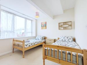 Guest Rooms Near City Centre & Dock Free Parking