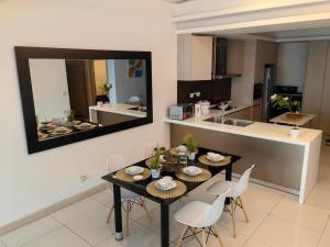 703 KLCC 5 minutes to Alor Street Ceylon Pavilion 3 Room 2 Bath