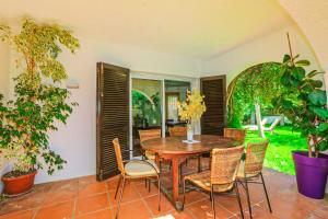 LITORAL COSTA DORADA - VILLA FALGUERA Only families