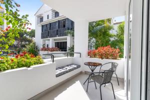 Beachfront Complex Jardines de las Golondrinas Elviria